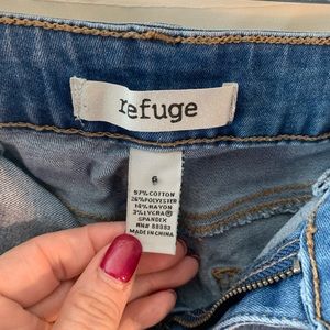 REFUGE Distressed Jeans Midrise Whiskered Ripped